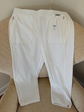 Chico's White Capri Pants with Front Patch Pockets and Ankle Zips